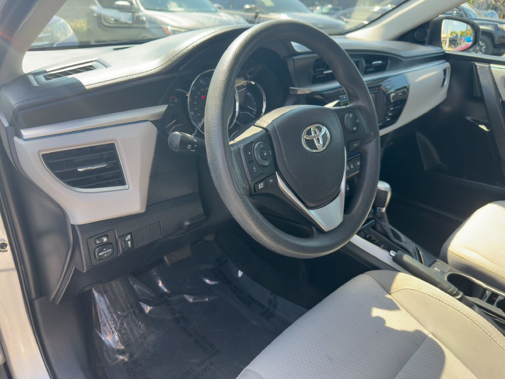 Used 2015 Toyota Corolla LE FWD image 21