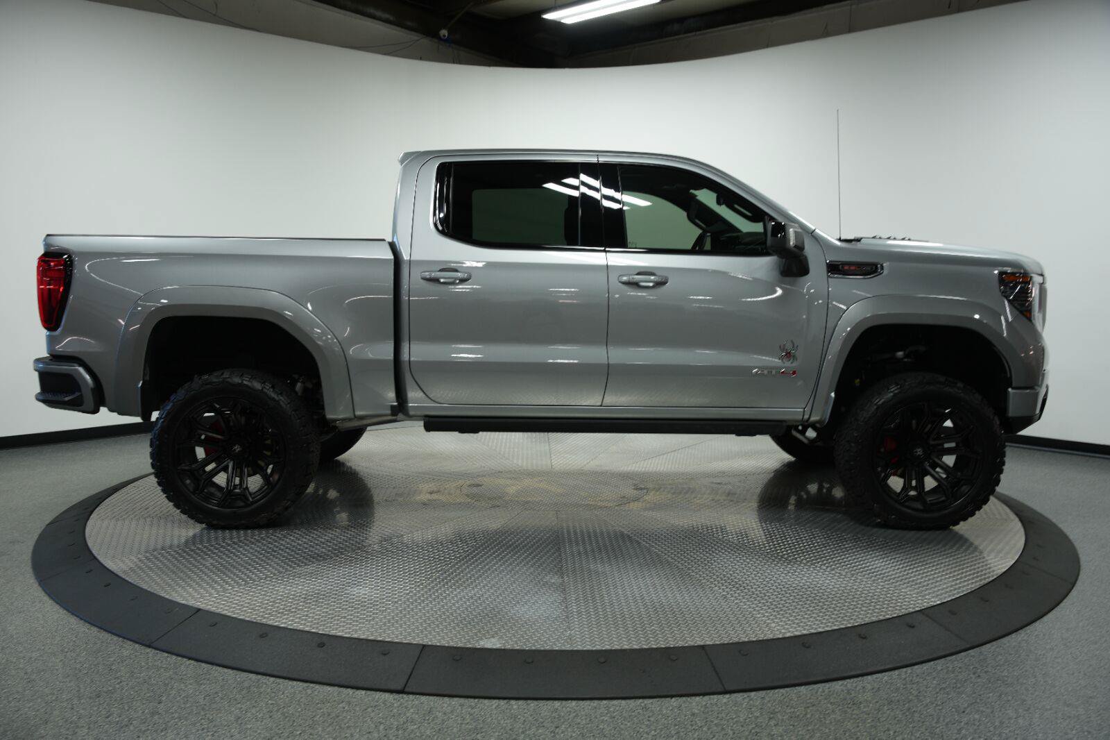Used 2025 GMC Sierra 1500 AT4 w/ AT4 Premium Package AWD/4WD image 12
