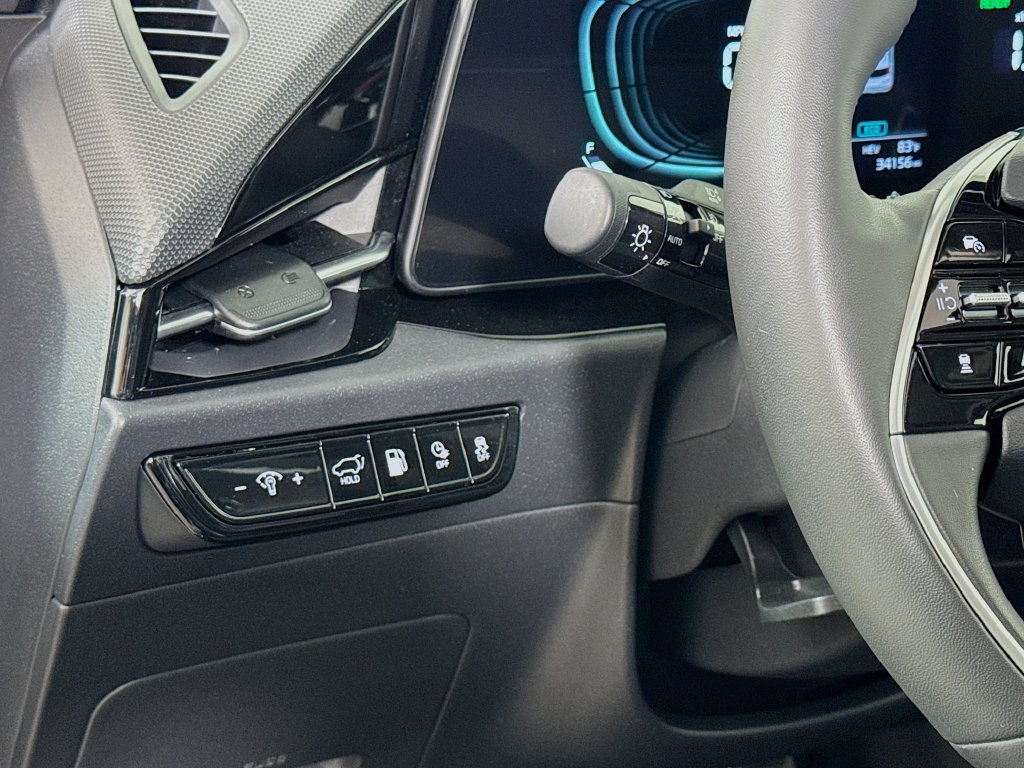 Used 2023 Kia Niro SX Touring FWD image 20