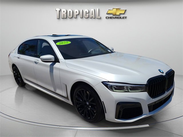 Used 2022 BMW 750i xDrive w/ Luxury Rear Seating Package image 7