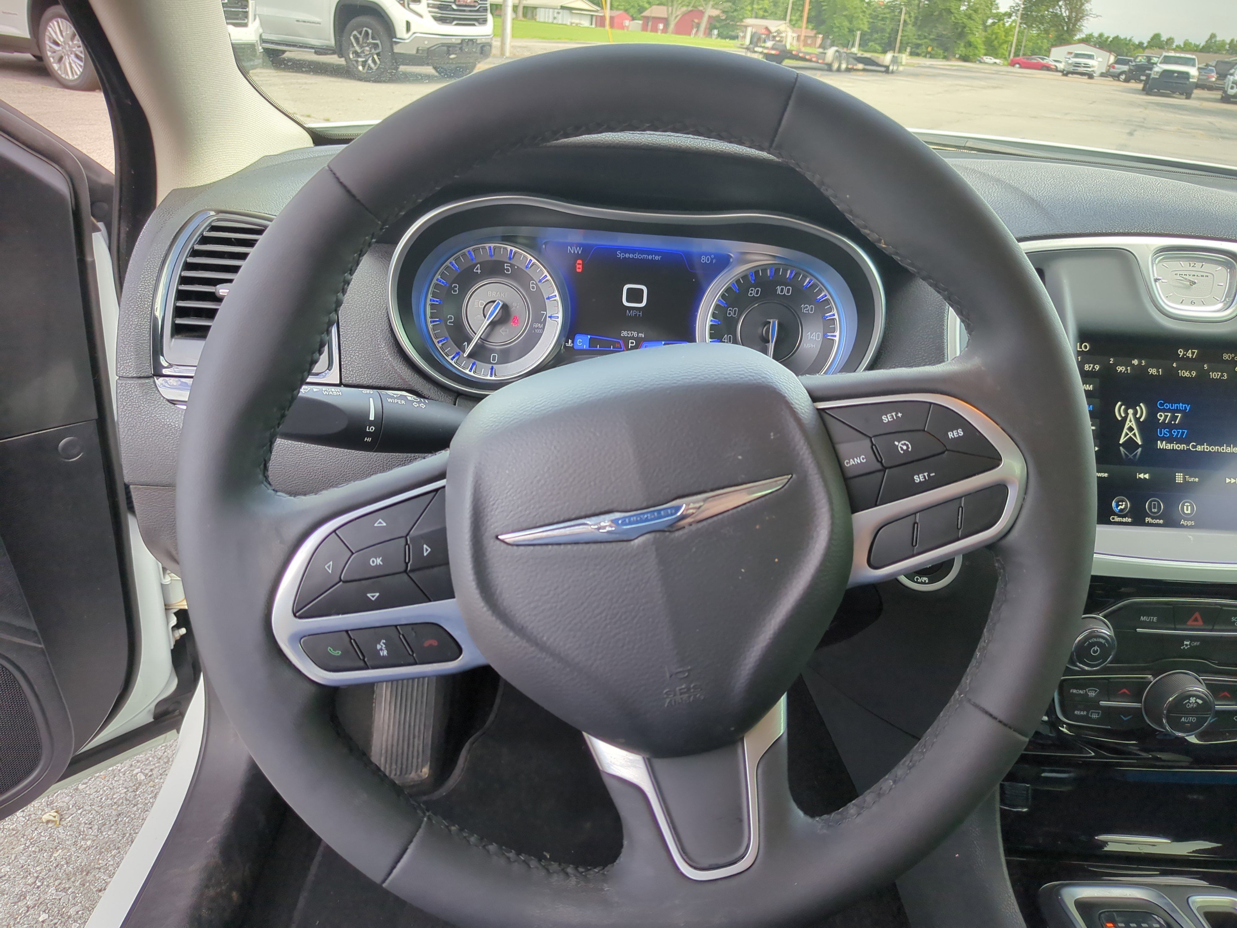 Used 2023 Chrysler 300 Touring image 9