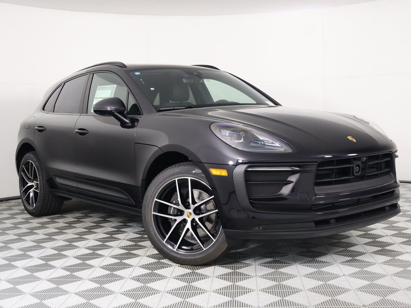 New 2026 Porsche Macan AWD/4WD image 9