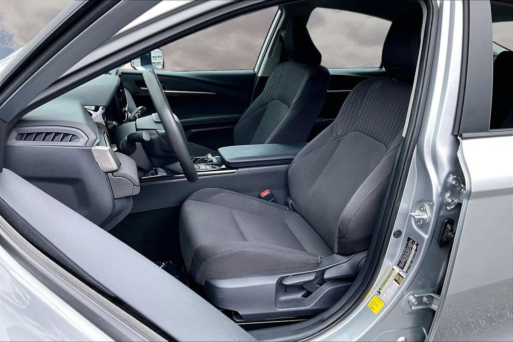 Used 2025 Toyota Camry LE FWD image 21
