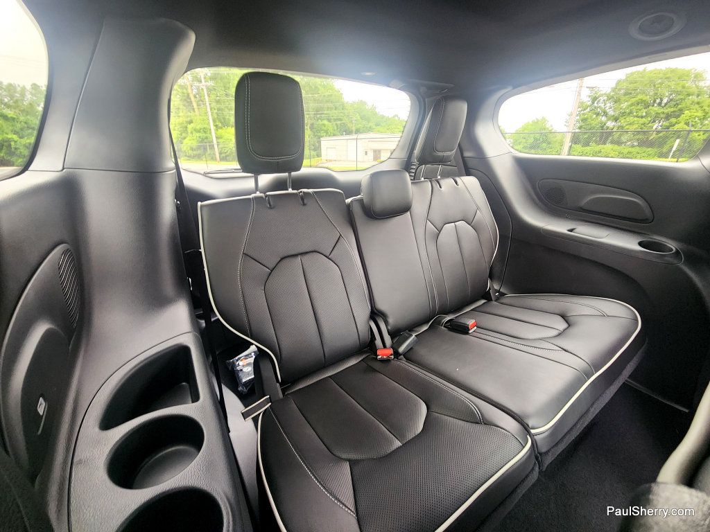 New 2027 Chrysler Pacifica Limited FWD image 7