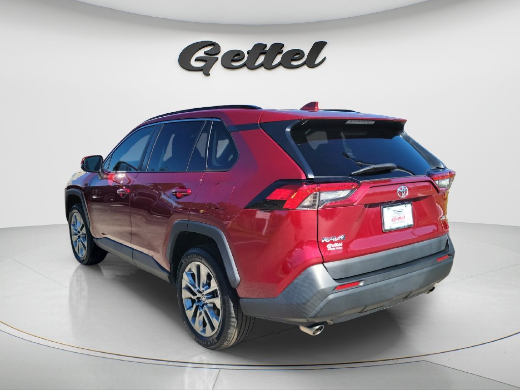 Used 2023 Toyota RAV4 XLE Premium FWD image 7