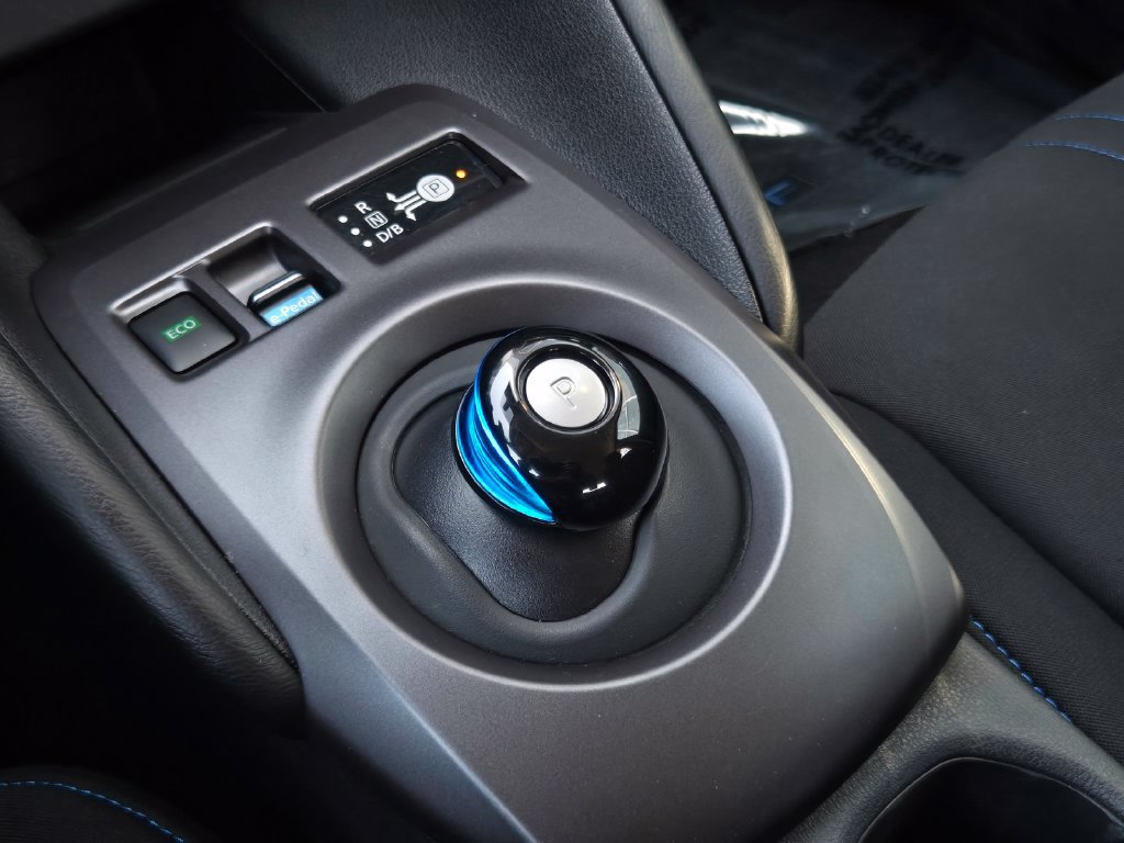 Used 2024 Nissan Leaf S FWD image 18