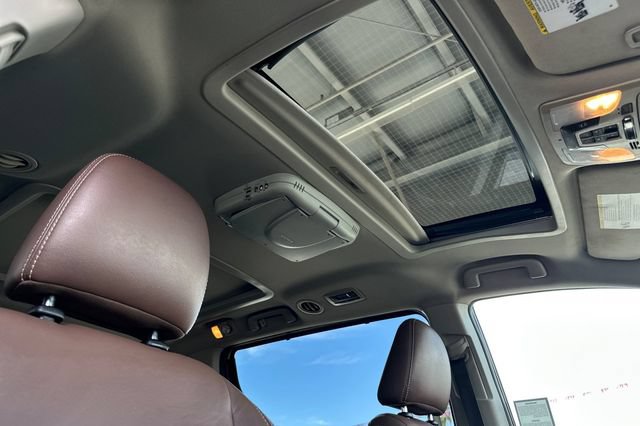 Used 2016 Toyota Sienna Limited FWD image 17