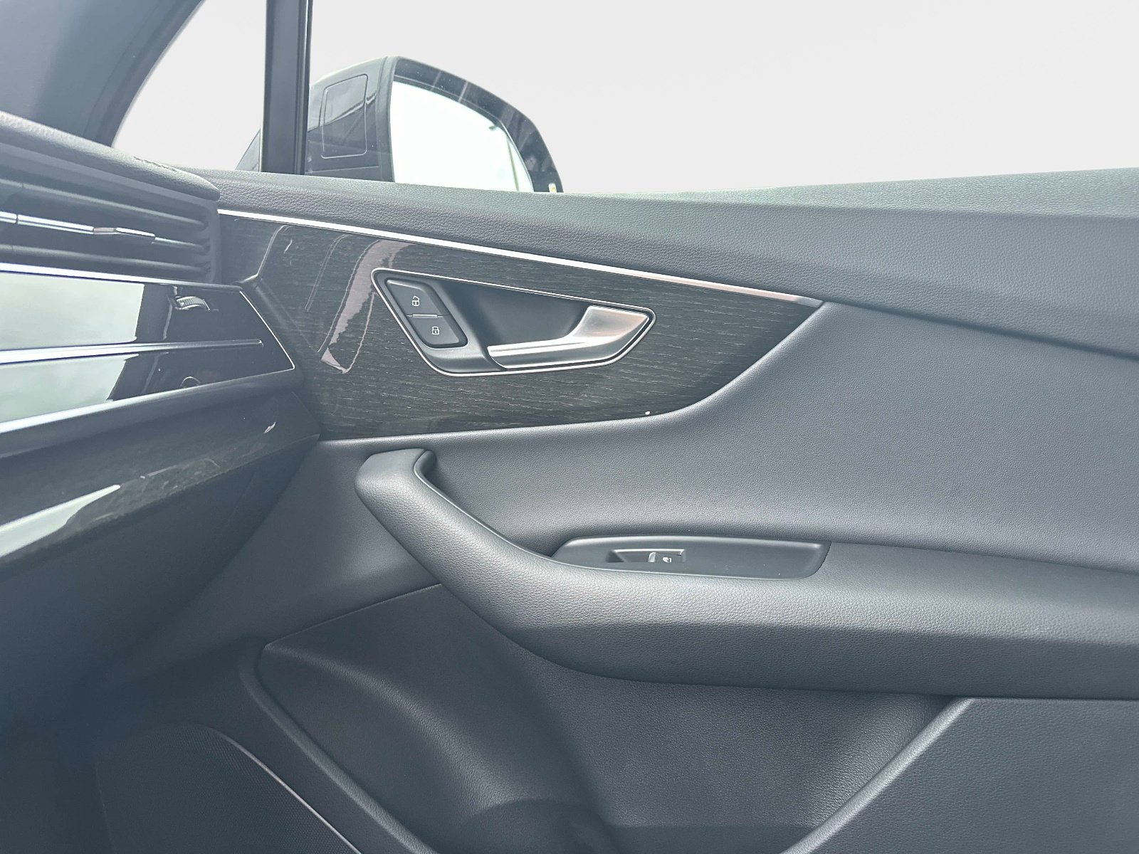 Used 2025 Audi Q7 2.0T Premium image 21