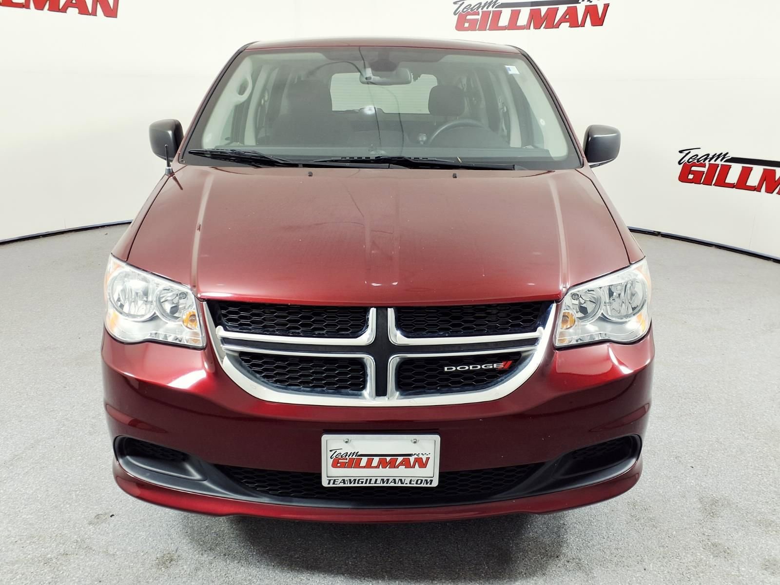 Used 2020 Dodge Grand Caravan SE image 2