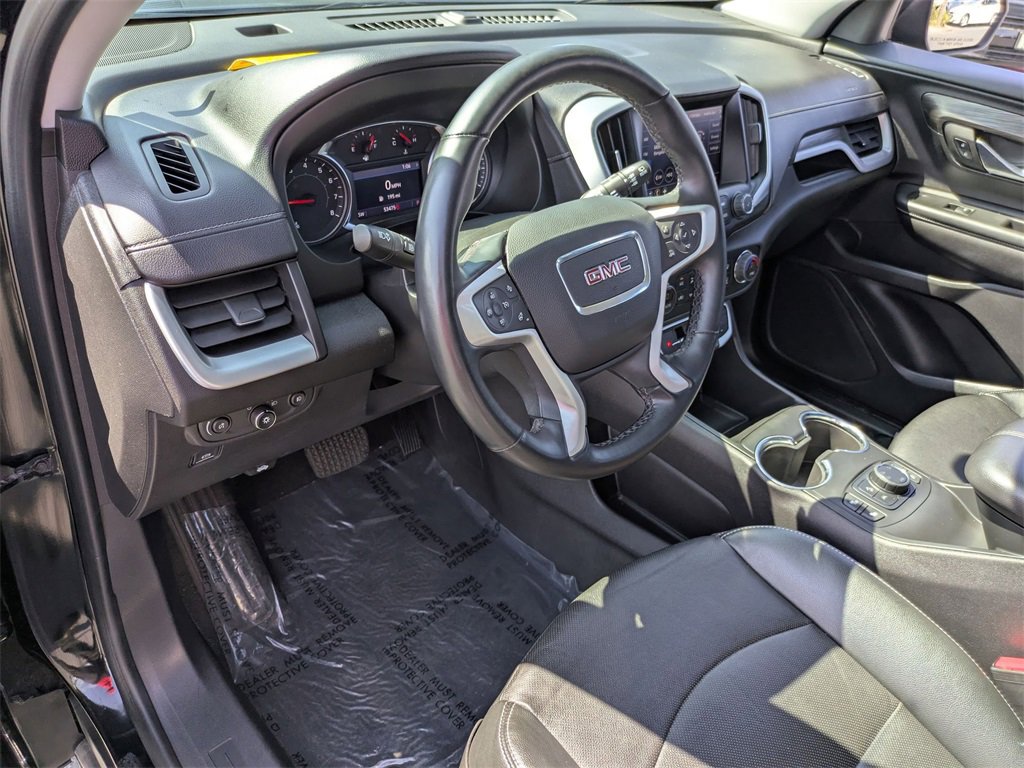 Used 2023 GMC Terrain SLT image 17