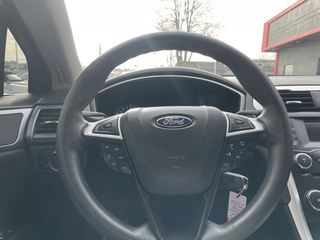 Used 2013 Ford Fusion SE FWD image 15