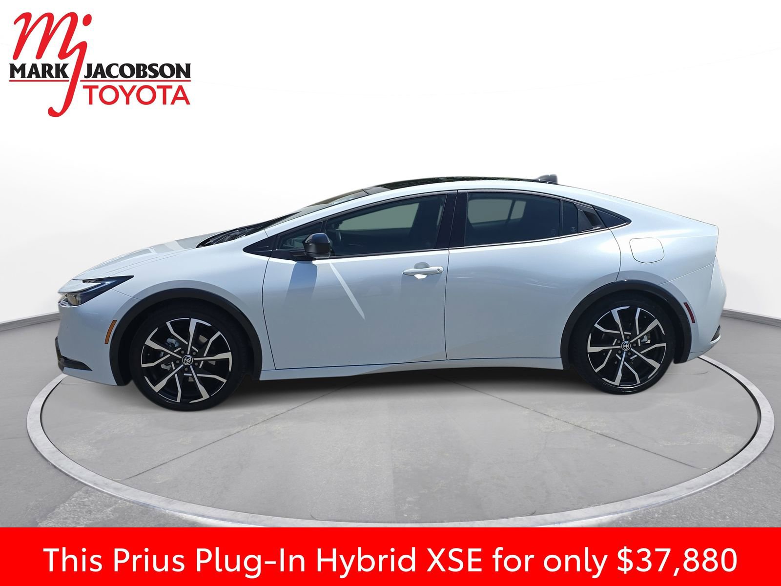 Used 2026 Toyota Prius Plug-In Hybrid FWD image 15