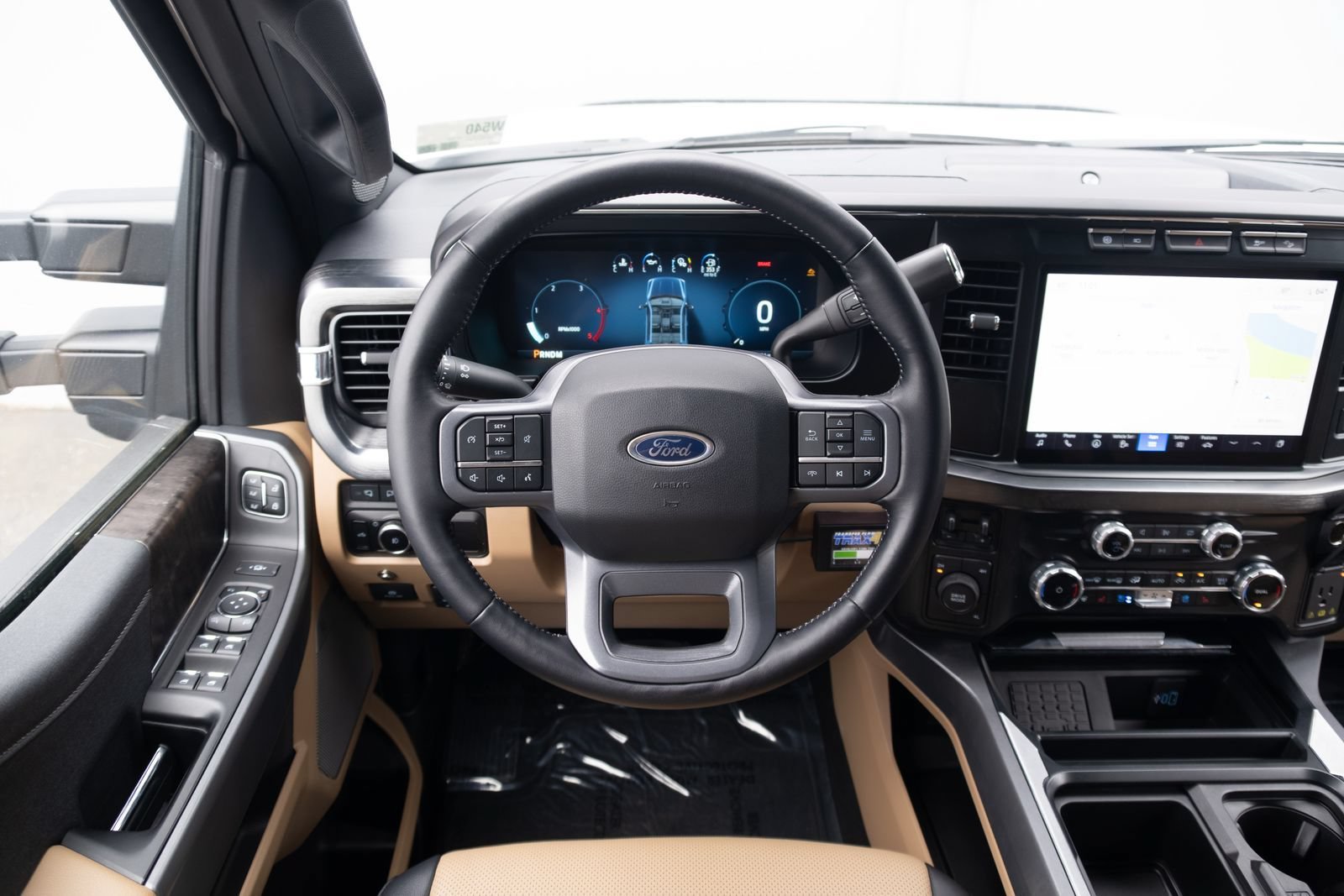 Used 2023 Ford F350 Lariat AWD/4WD image 2