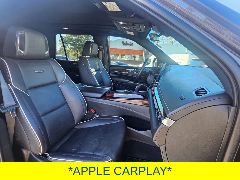 Used 2022 Cadillac Escalade Premium Luxury image 16