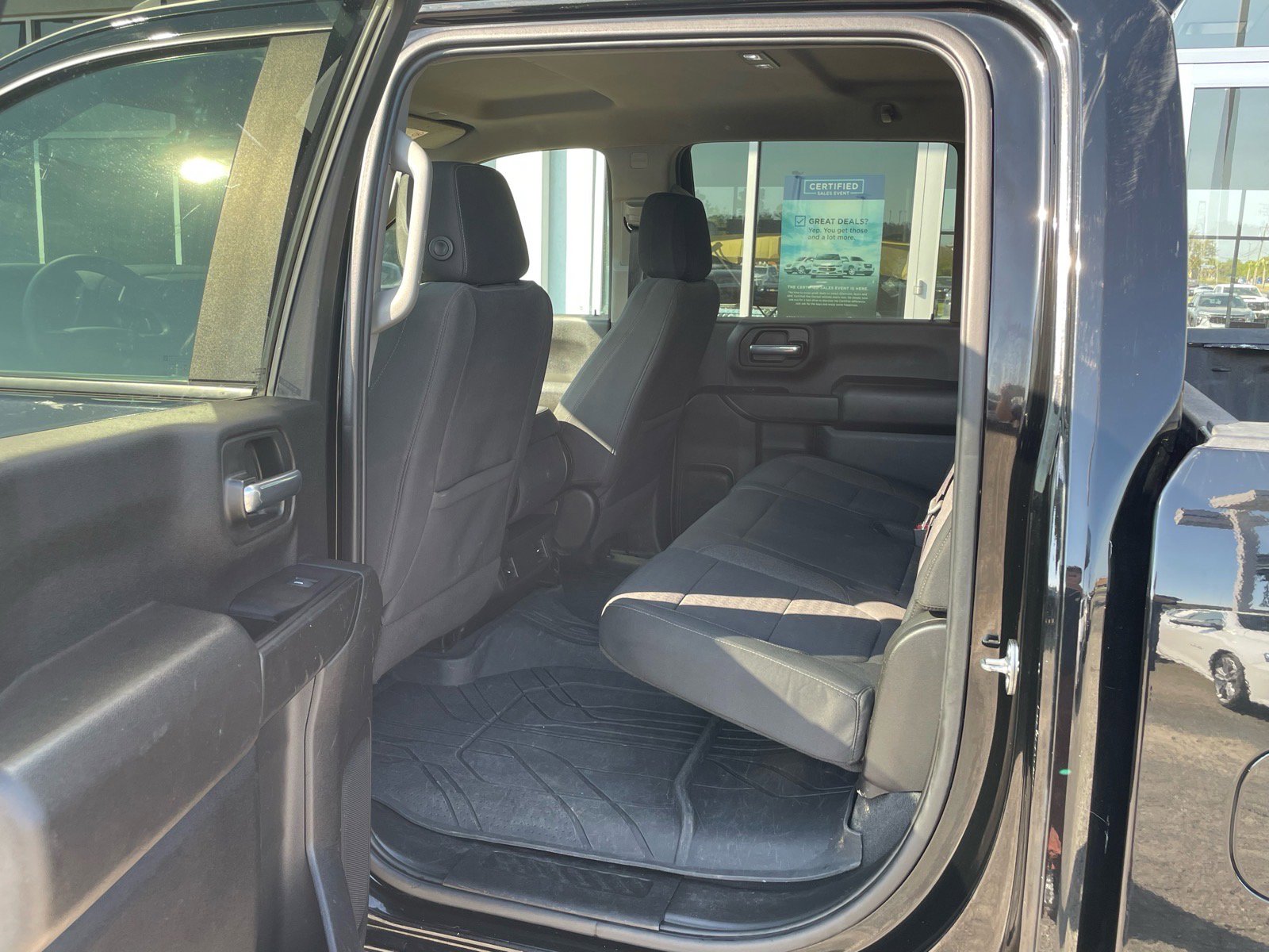 Used 2023 Chevrolet Silverado 2500 Custom w/ Custom Value Package image 4