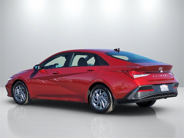 Used 2025 Hyundai Elantra Blue image 6