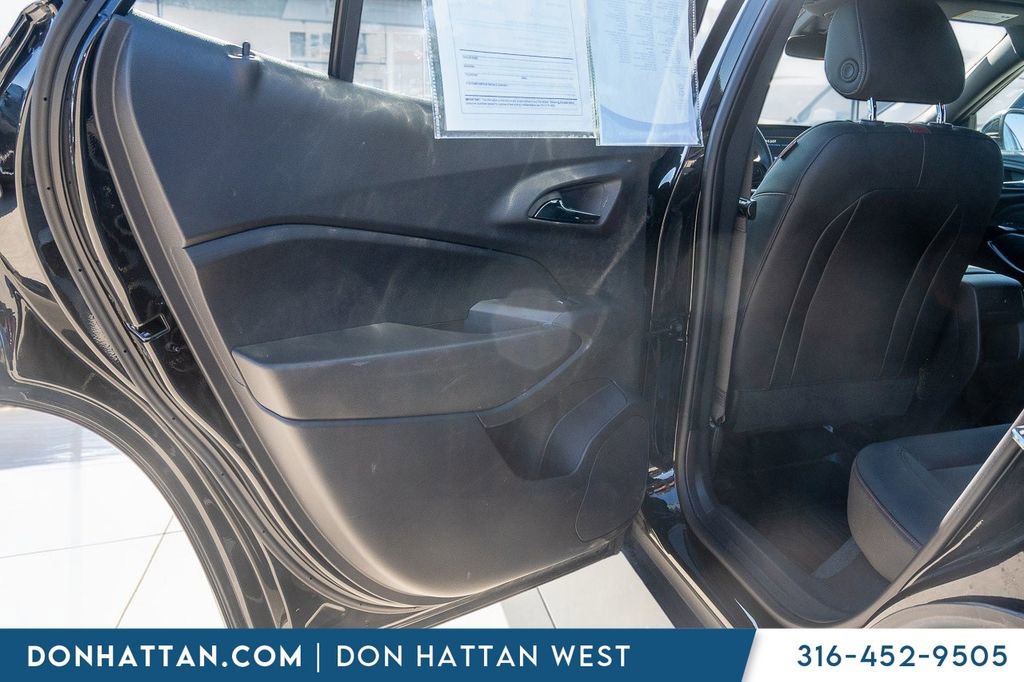 Used 2025 Chevrolet Trax RS w/ Driver Confidence Package FWD image 17