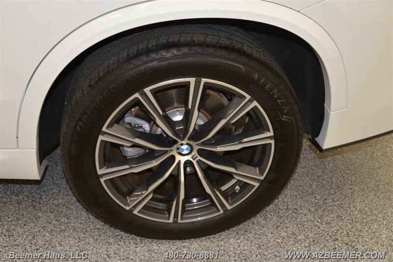 Used 2025 BMW X5 xDrive40i w/ M Sport Package AWD/4WD image 49