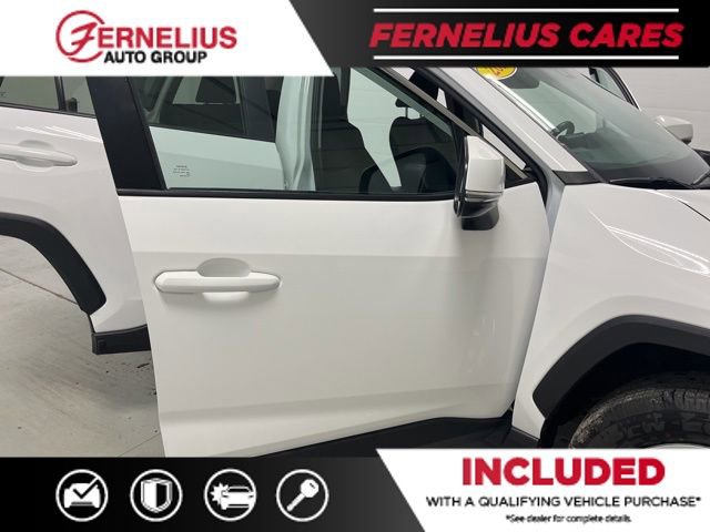 Used 2022 Toyota RAV4 LE image 16