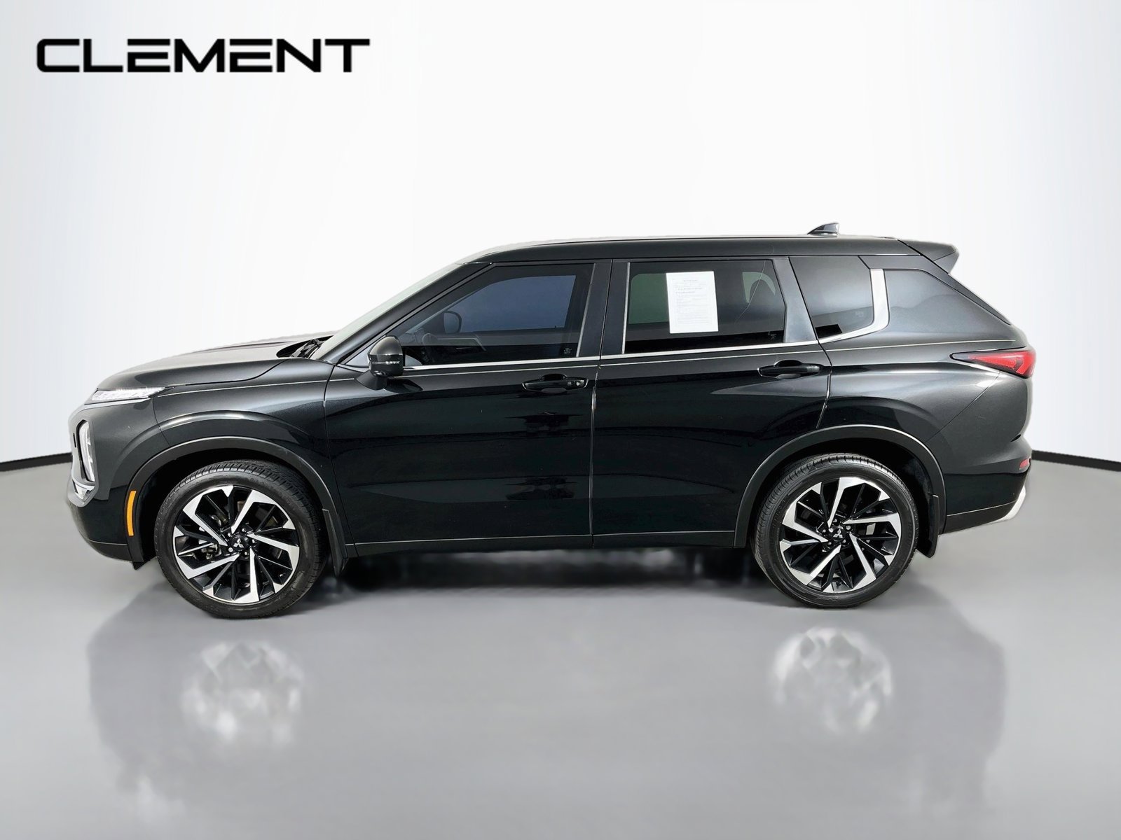 Used 2023 Mitsubishi Outlander SE AWD/4WD image 4