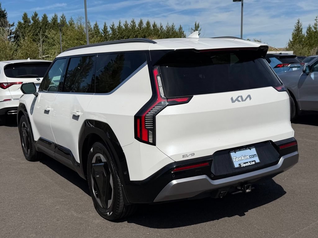 Used 2024 Kia EV9 Land AWD/4WD image 6