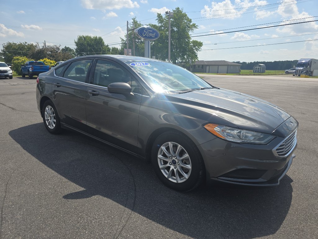 Used 2017 Ford Fusion S FWD image 4