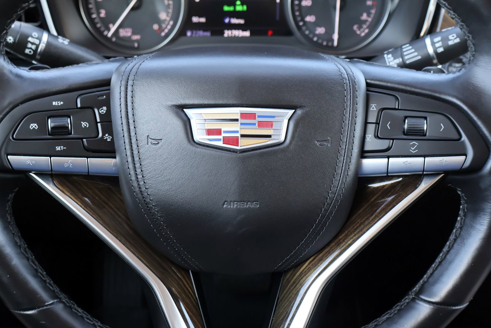 Used 2022 Cadillac XT6 Premium Luxury w/ Platinum Package image 29