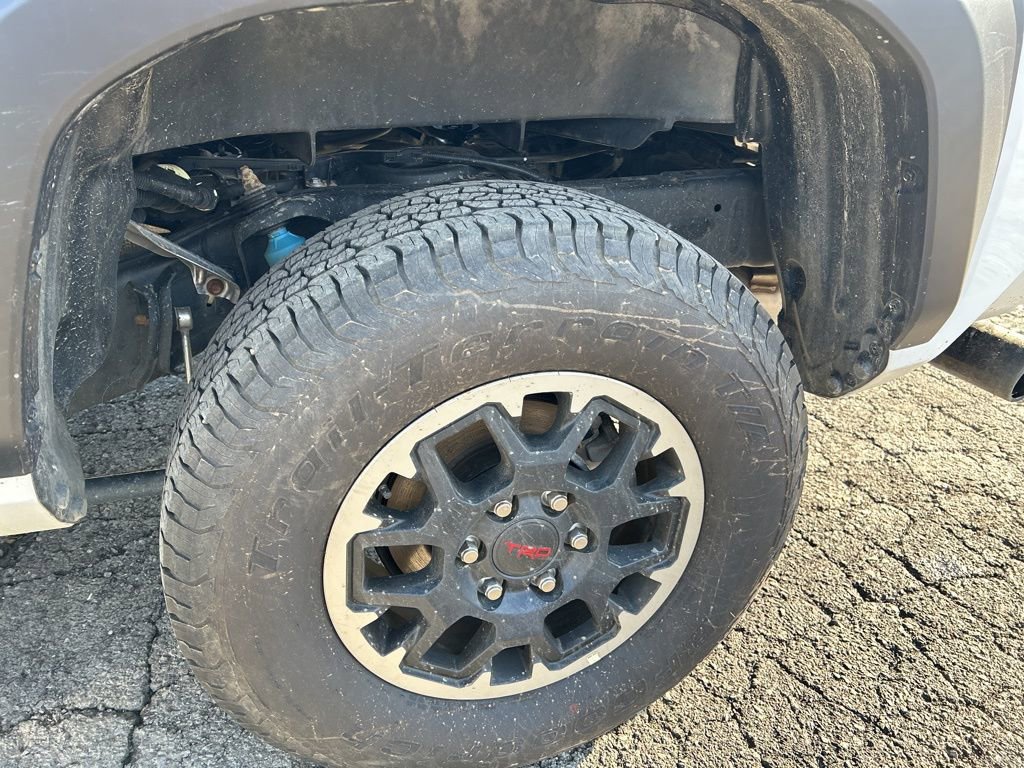 Used 2024 Toyota Tacoma TRD Off-Road image 12