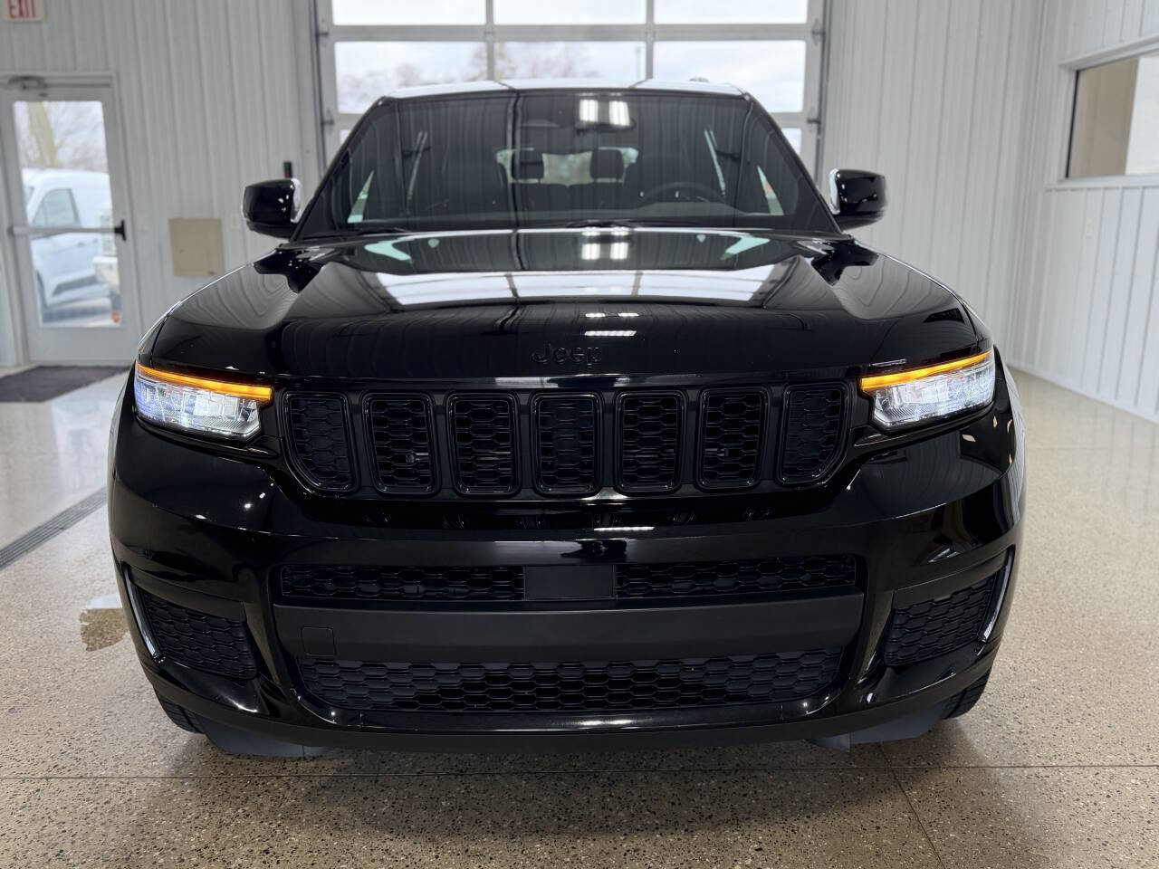 Used 2023 Jeep Grand Cherokee L Laredo AWD/4WD image 7