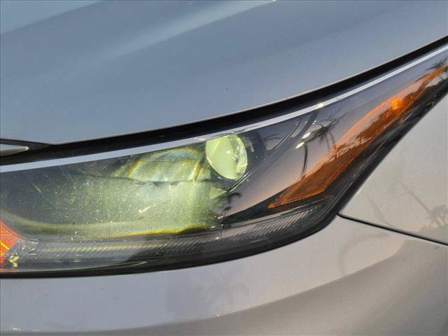 Used 2021 Toyota Highlander LE FWD image 9