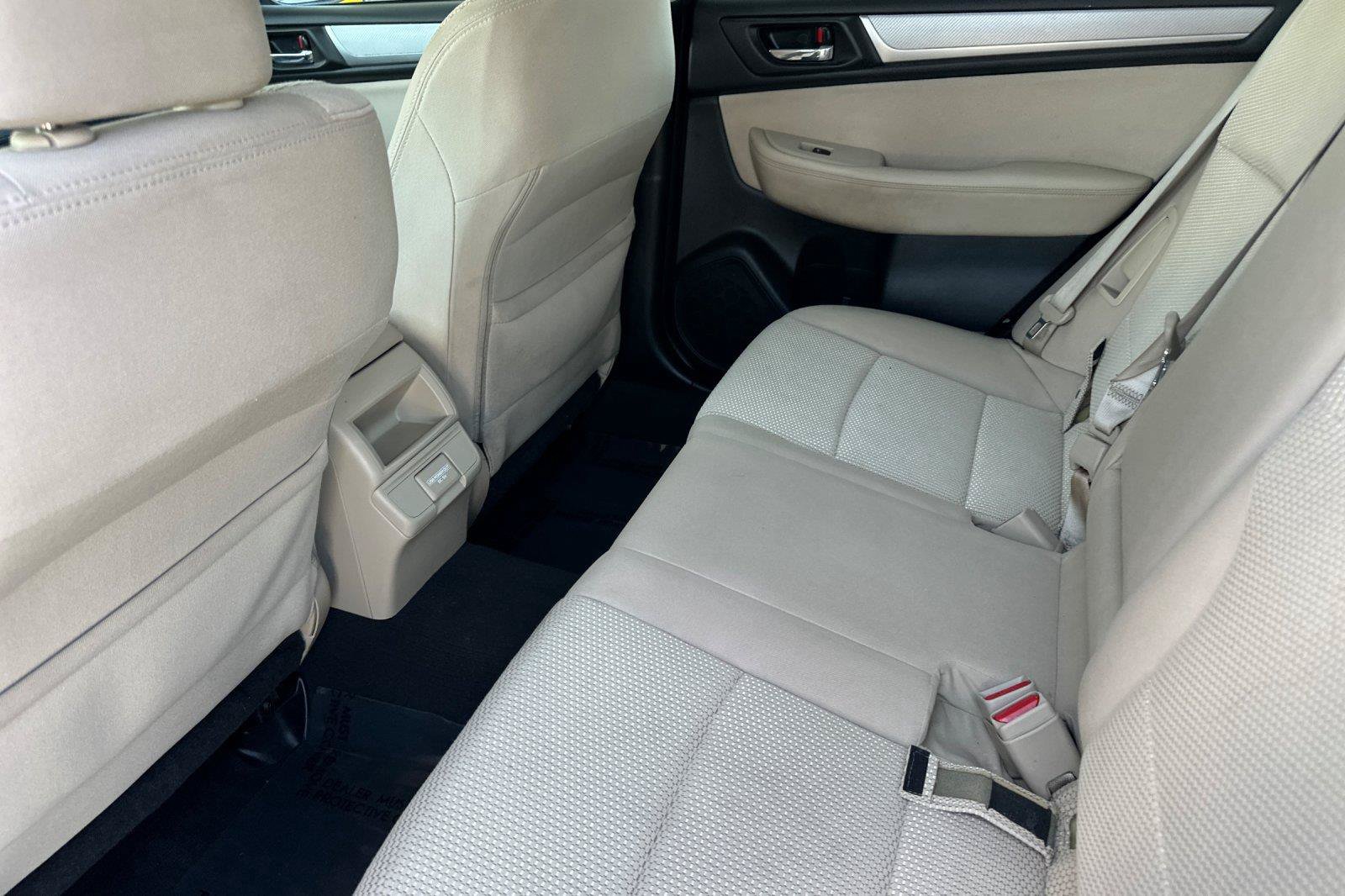 Used 2018 Subaru Outback 2.5i Premium AWD/4WD image 11