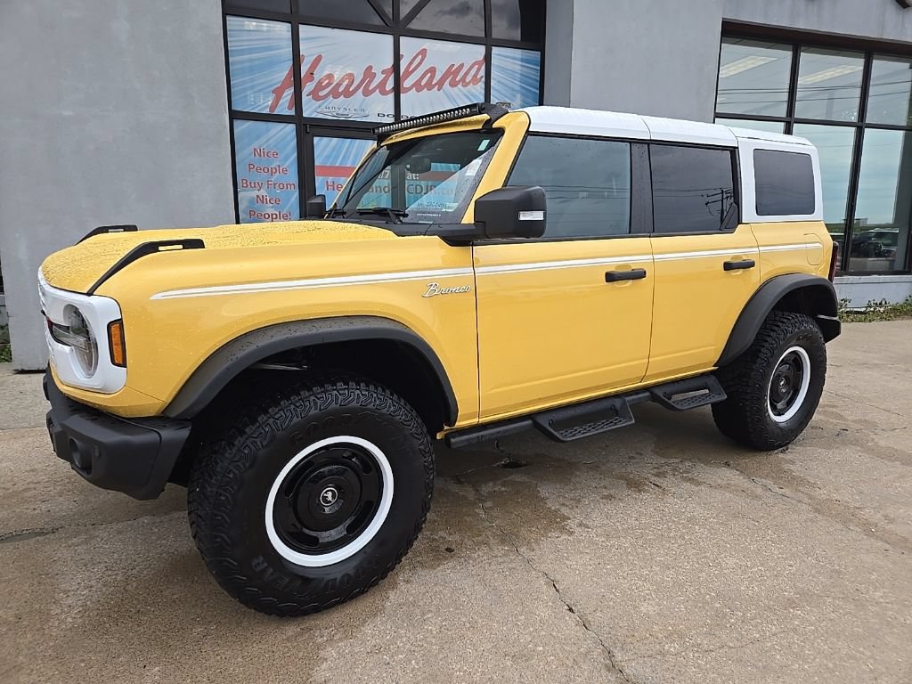 Used 2023 Ford Bronco Heritage Edition AWD/4WD image 4