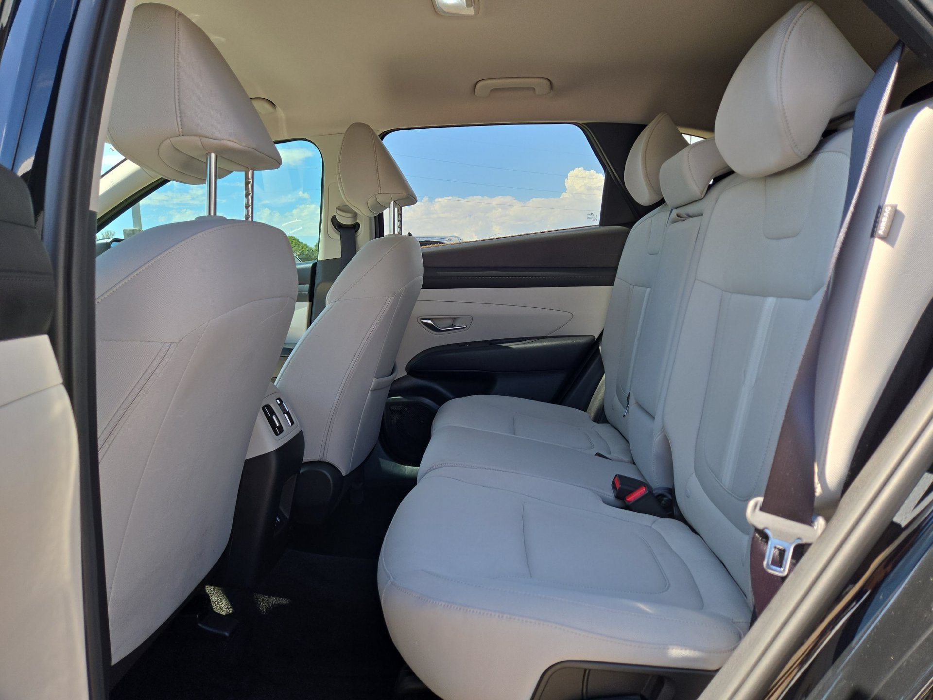 Used 2025 Hyundai Tucson SEL FWD image 13
