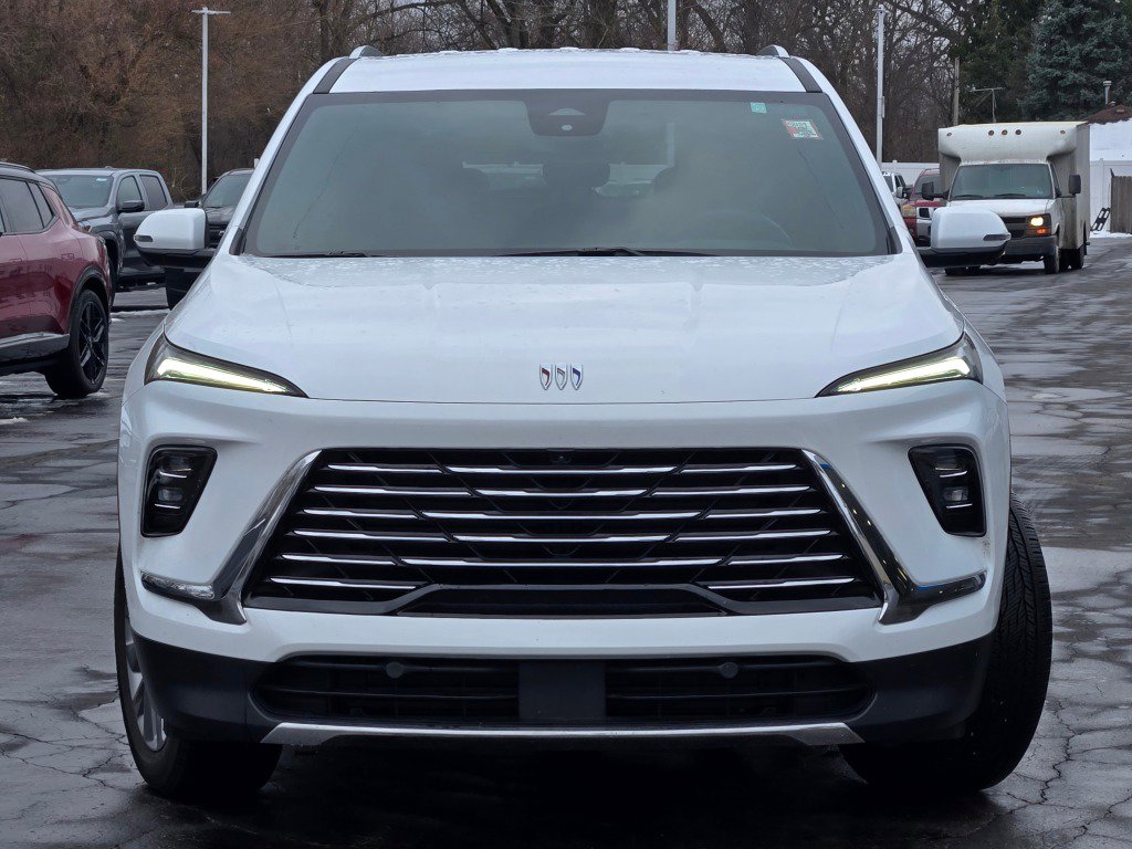 Certified 2025 Buick Enclave Preferred image 4