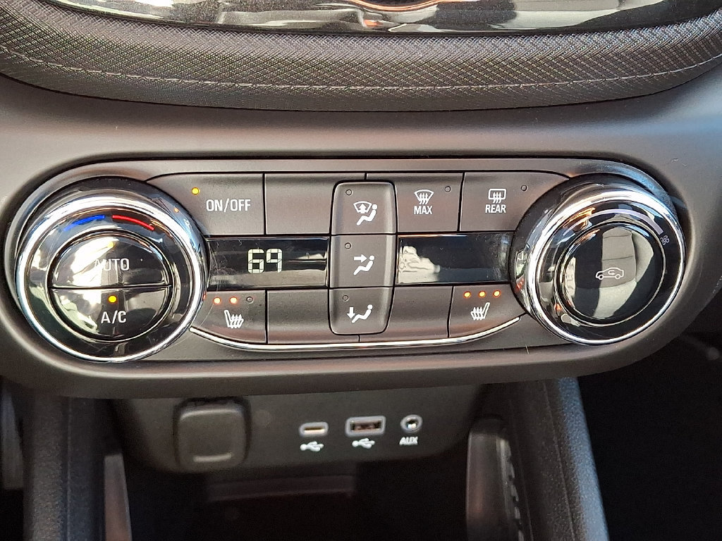 Certified 2023 Chevrolet TrailBlazer LT w/ Convenience Package AWD/4WD image 18