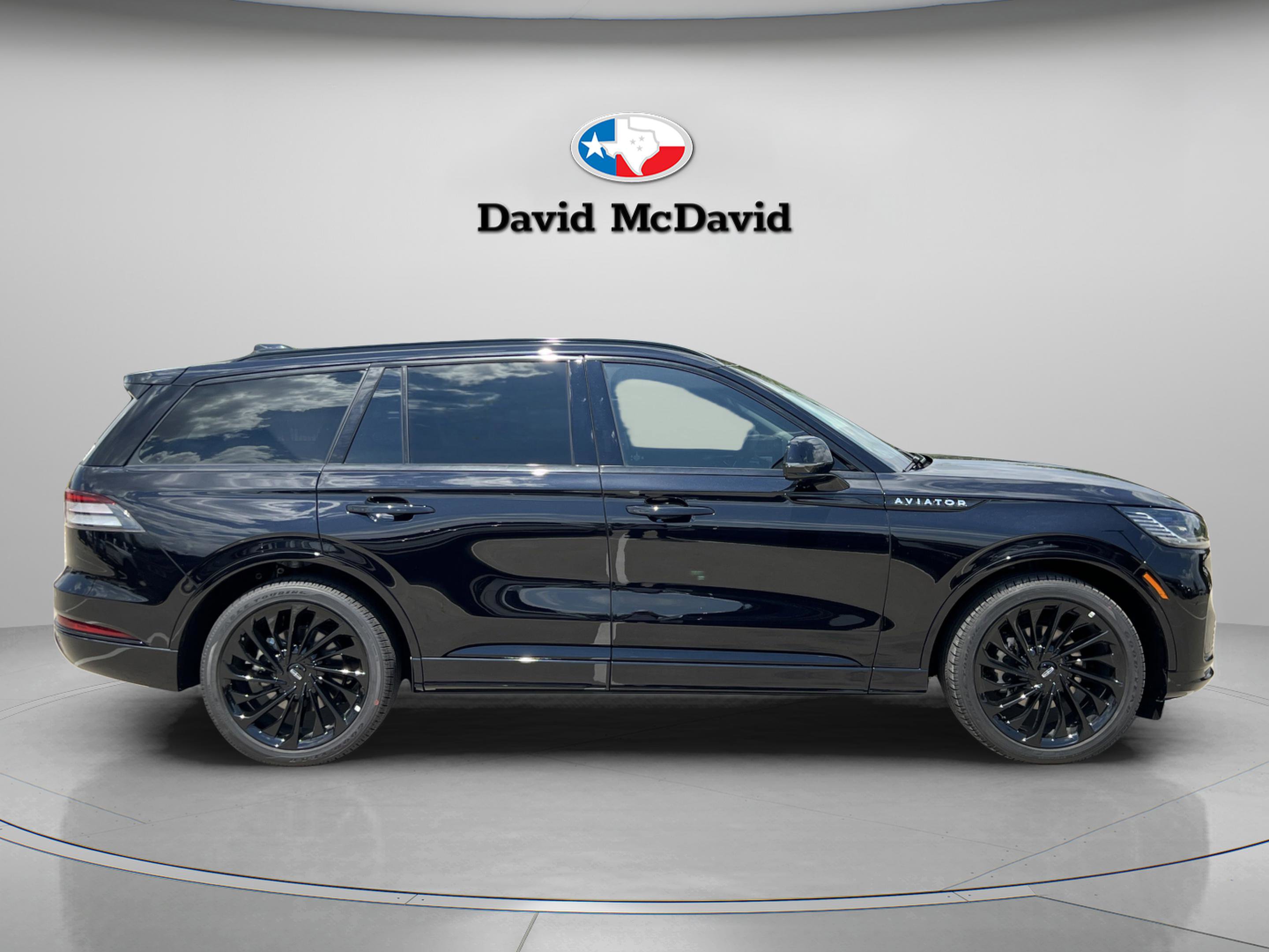 New 2025 Lincoln Aviator Reserve w/ Equipment Group 201A image 9
