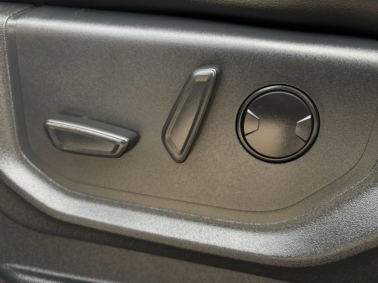 Used 2023 Ford Expedition XLT image 26