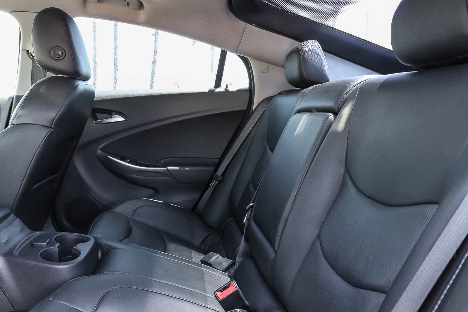 Used 2016 Chevrolet Volt LT w/ Comfort Package FWD image 26