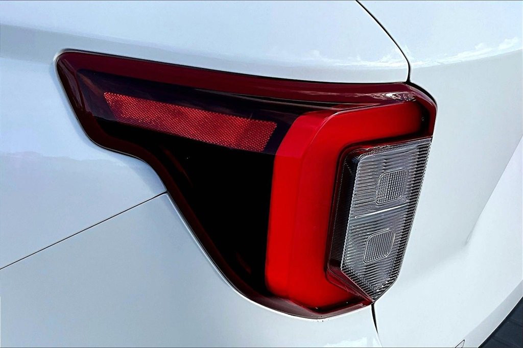 Used 2020 Ford Explorer ST w/ Premium Technology Package image 23