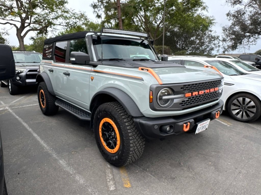 Used 2023 Ford Bronco Badlands w/ Sasquatch Package AWD/4WD image 18