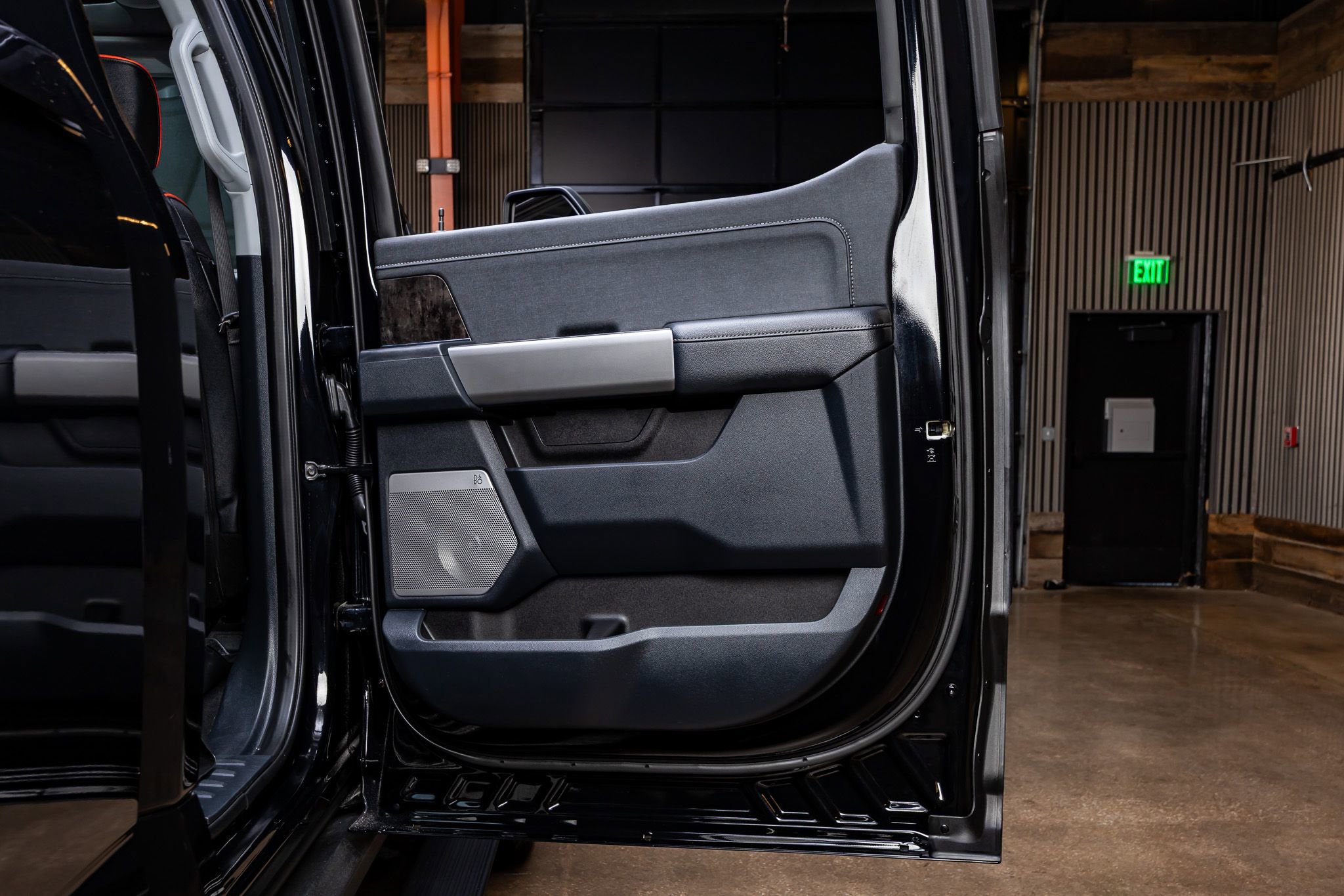 Used 2023 Ford F250 Lariat w/ Lariat Ultimate Package image 38