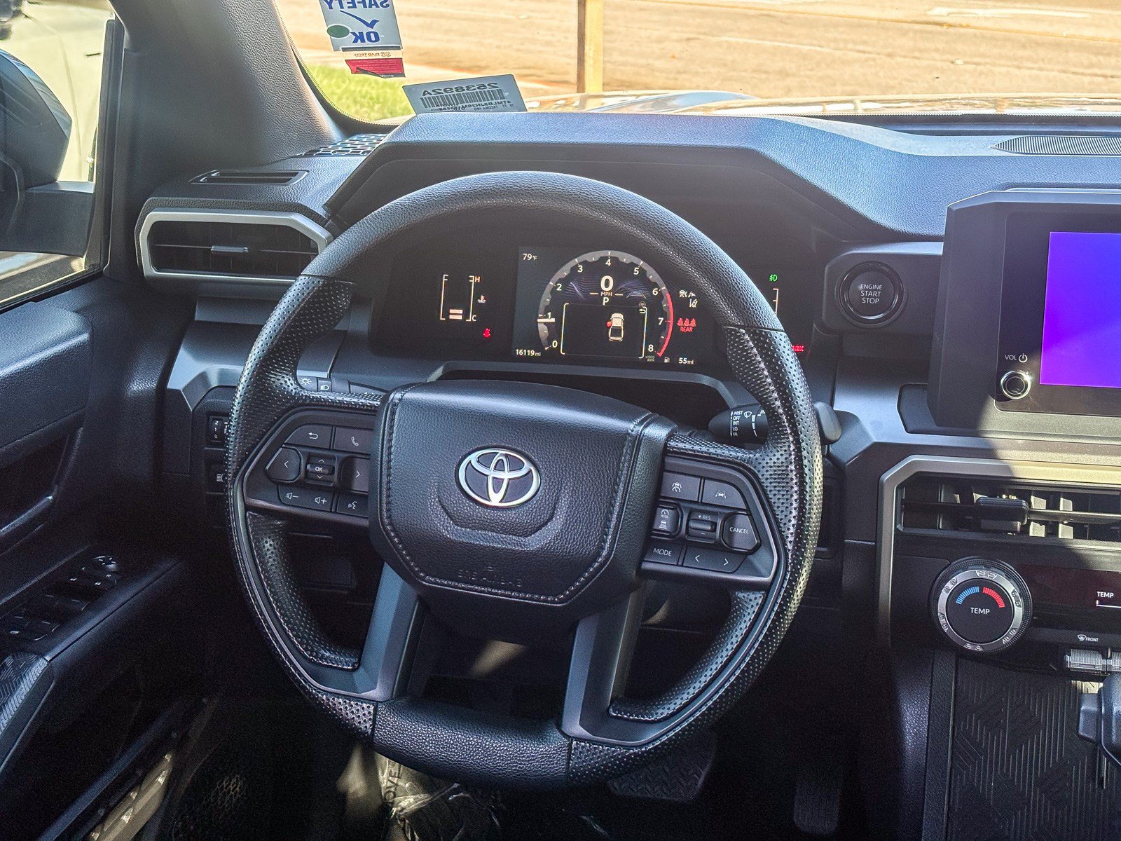Used 2025 Toyota Tacoma SR5 AWD/4WD image 19