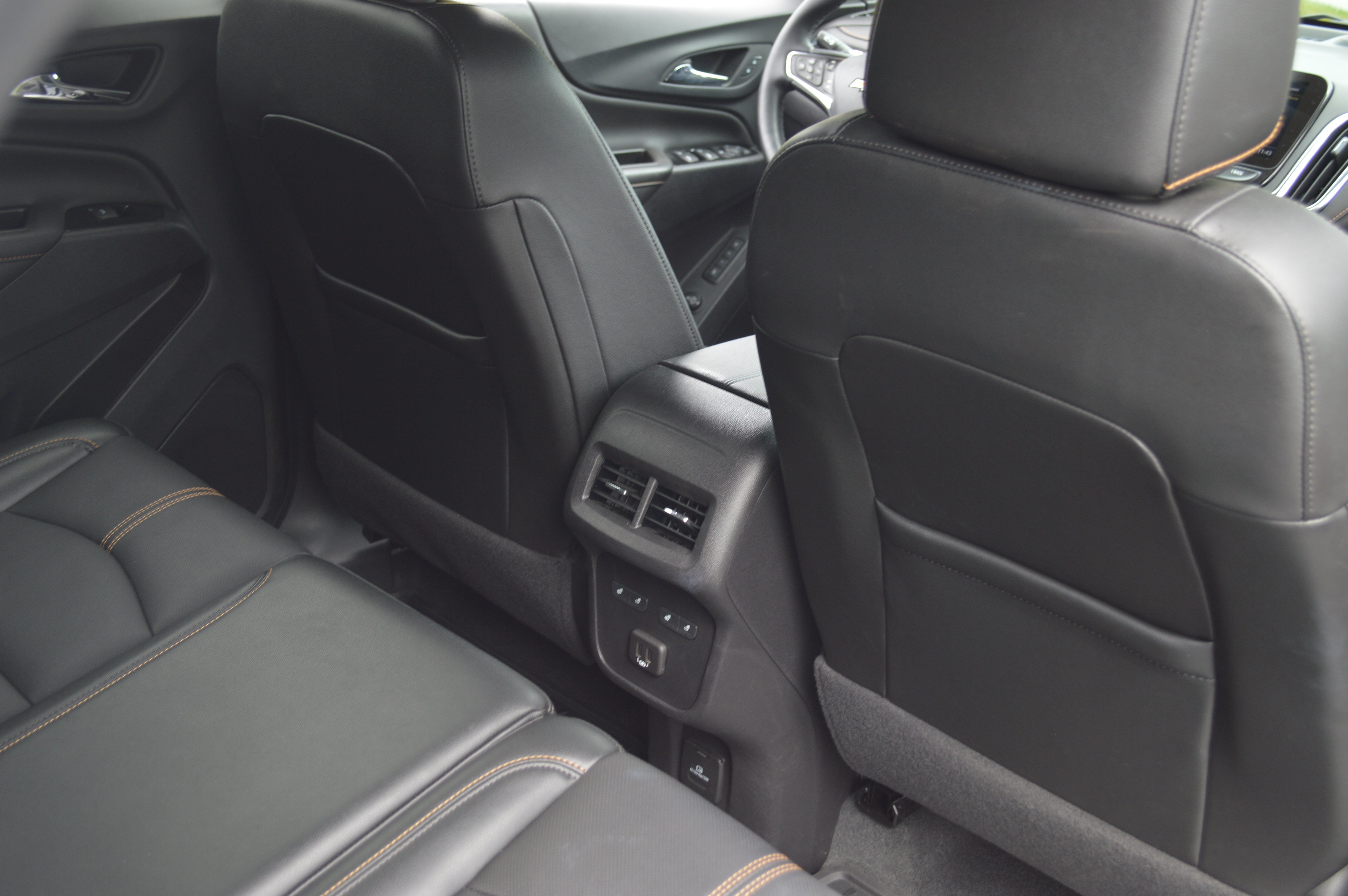 Used 2024 Chevrolet Equinox Premier AWD/4WD image 35