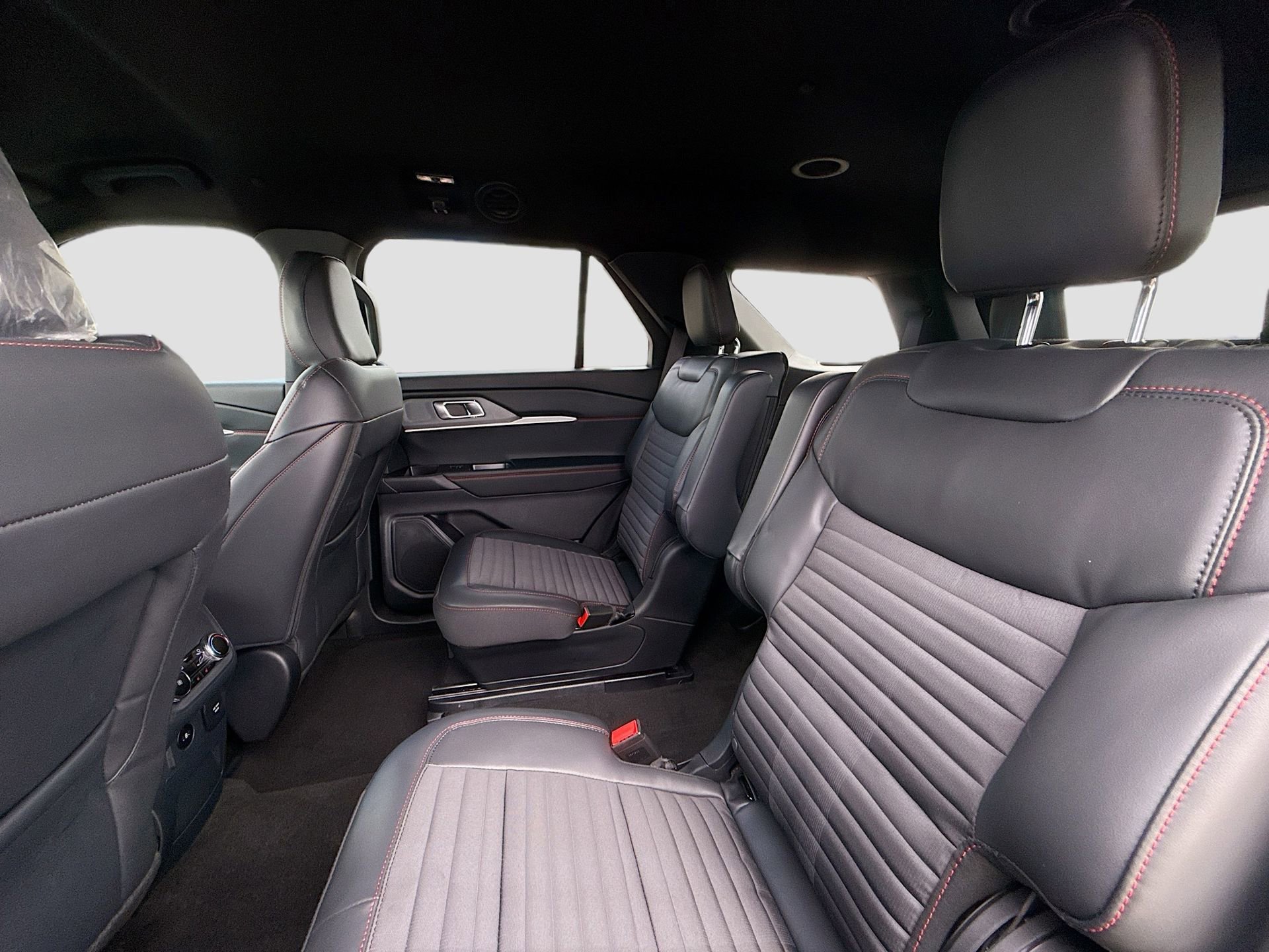 New 2026 Ford Explorer ST-Line w/ ST-Line Street Pack image 31