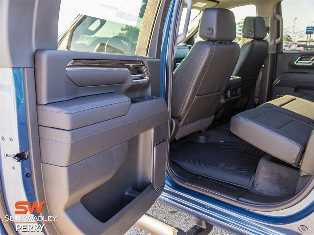 New 2025 Chevrolet Silverado 2500 LT w/ Trail Boss Package image 29