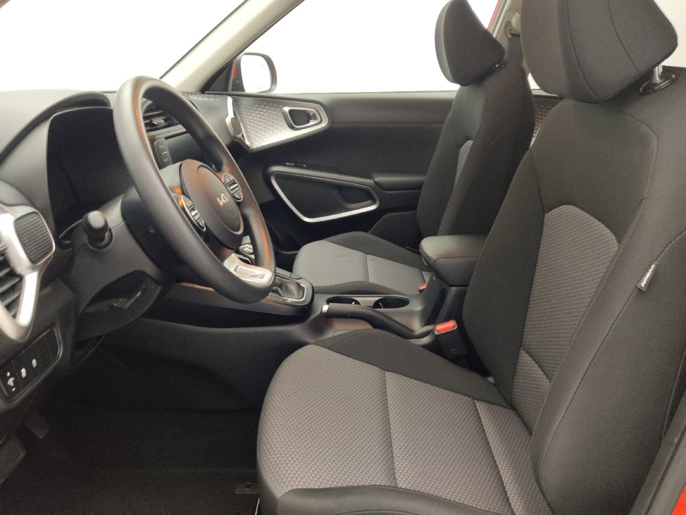 Used 2024 Kia Soul LX w/ Option Group 015 FWD image 17