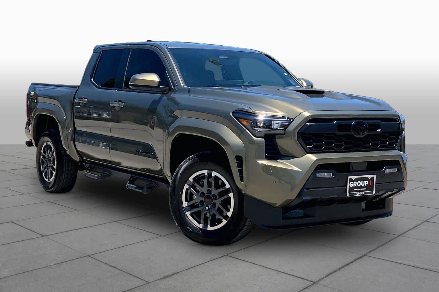 Used 2025 Toyota Tacoma TRD Sport w/ TRD Sport Upgrade Package RWD image 3