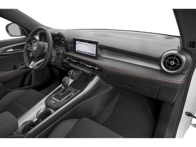 Used 2025 Alfa Romeo Tonale AWD/4WD image 17