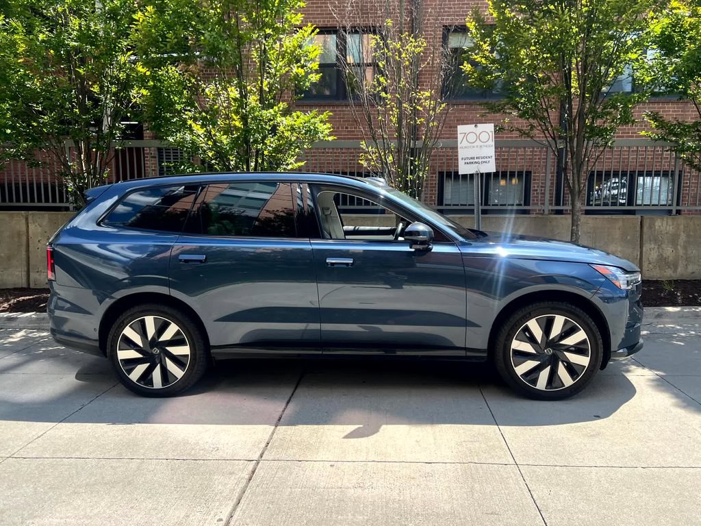 Used 2025 Volvo EX90 Plus AWD/4WD image 7