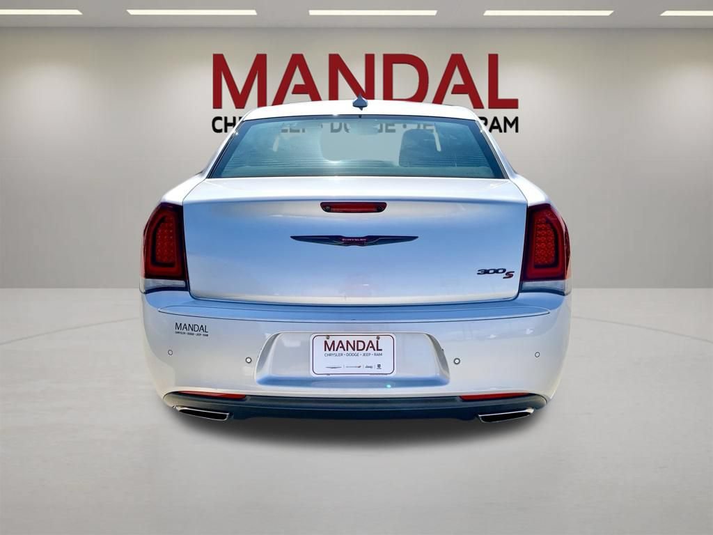 Used 2021 Chrysler 300 S RWD image 6